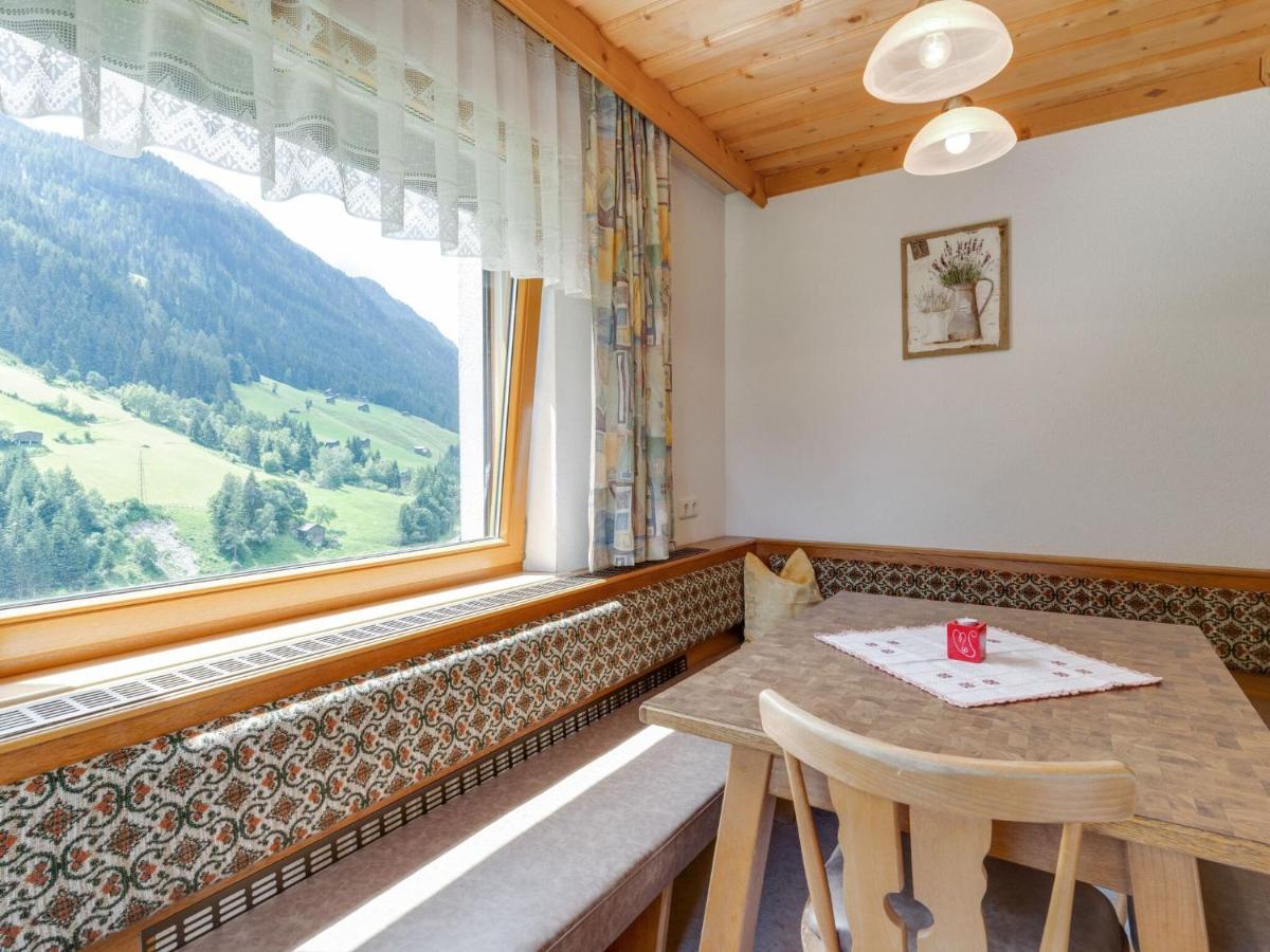 Land On The Kppl Mountain Chains Kappl  Exterior foto