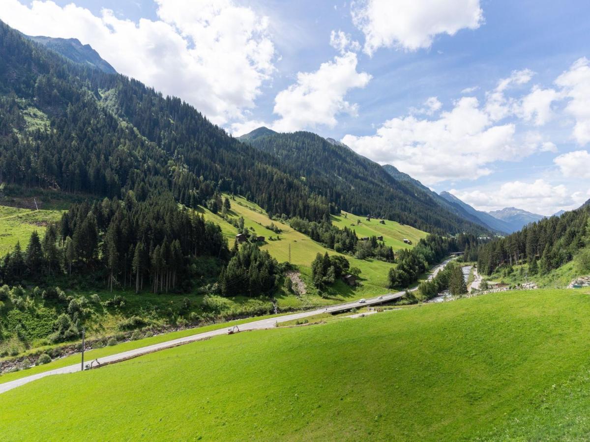 Land On The Kppl Mountain Chains Kappl  Exterior foto