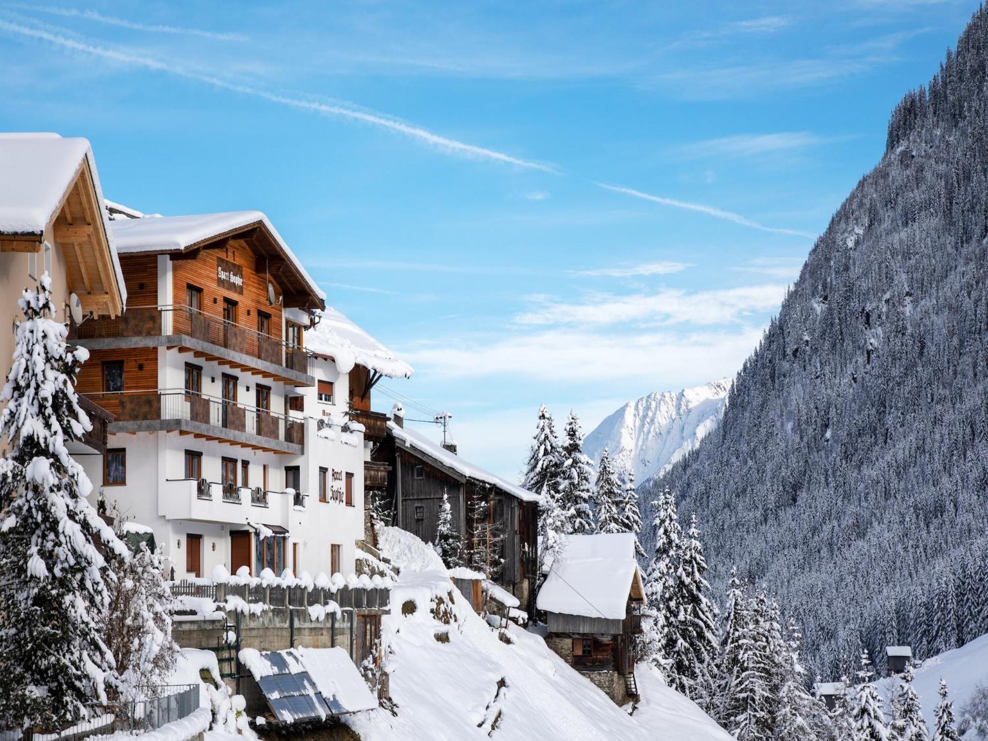 Land On The Kppl Mountain Chains Kappl  Exterior foto